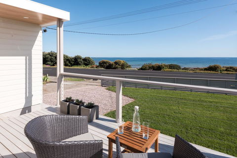 Penguin Beach House - Australian Directory 7