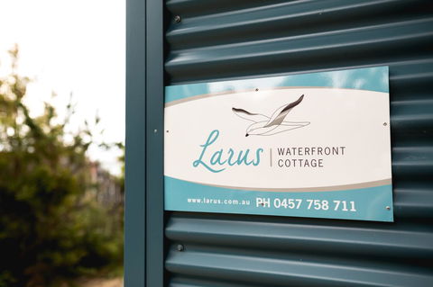 Larus Waterfront Cottage - Australian Directory 20