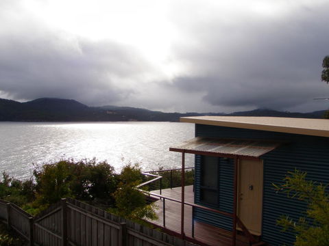 Larus Waterfront Cottage - Australian Directory 2