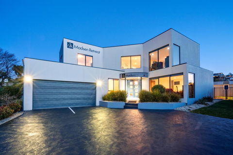 Madsen Retreat - Australian Directory 0