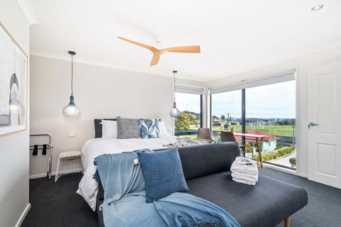 Madsen Retreat - Australian Directory 8