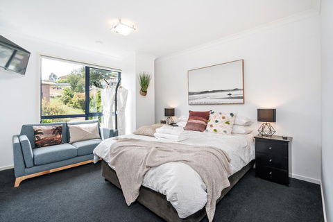 Madsen Retreat - Australian Directory 6