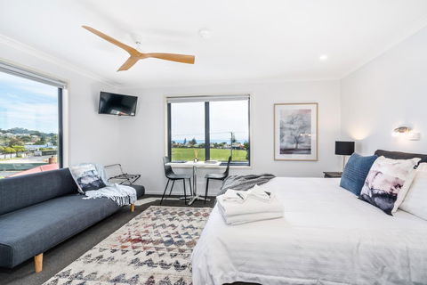 Madsen Retreat - Australian Directory 25