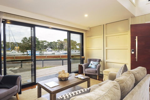Coastal Pods Wynyard - Australian Directory 11