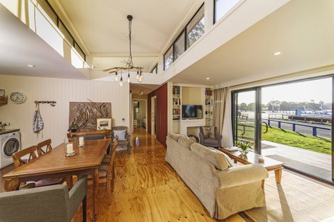 Coastal Pods Wynyard - Australian Directory 21