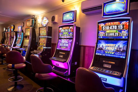 Edgewater Hotel - Australian Directory 1