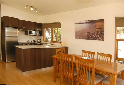 Stewarts Bay Lodge - Australian Directory 29