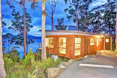 Stewarts Bay Lodge - Australian Directory 15