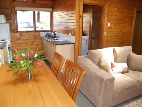 Stewarts Bay Lodge - Australian Directory 25