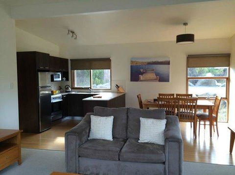 Stewarts Bay Lodge - Australian Directory 35