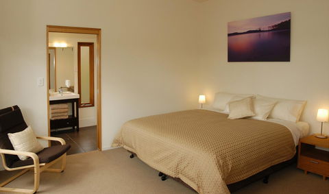 Stewarts Bay Lodge - Australian Directory 26