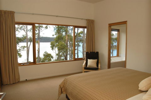 Stewarts Bay Lodge - Australian Directory 27