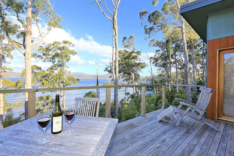 Stewarts Bay Lodge - Australian Directory 31