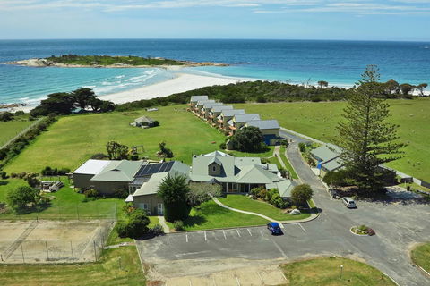 Diamond Island Resort & Bicheno Penguin Show - Australian Directory 26