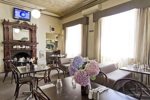 Deloraine Hotel - Australian Directory 5