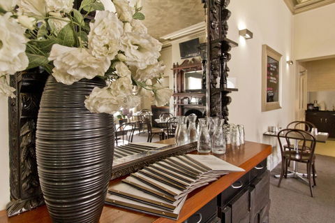 Deloraine Hotel - Australian Directory 29