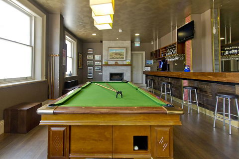 Deloraine Hotel - Australian Directory 16