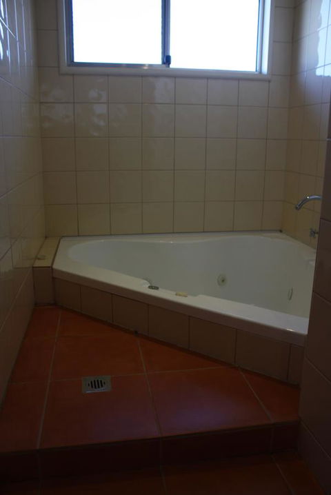 Swansea Motor Inn Tasmania - Australian Directory 33