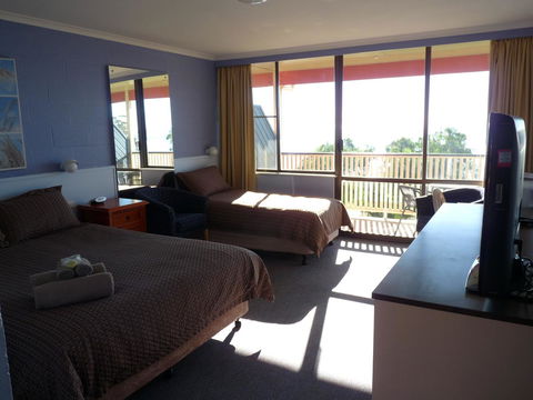 Swansea Motor Inn Tasmania - Australian Directory 25