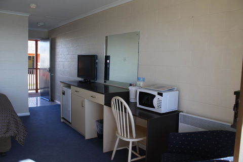 Swansea Motor Inn Tasmania - Australian Directory 42