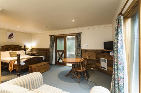Cradle Forest Inn - Australian Directory 12