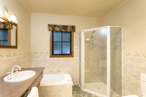 Cradle Forest Inn - Australian Directory 13