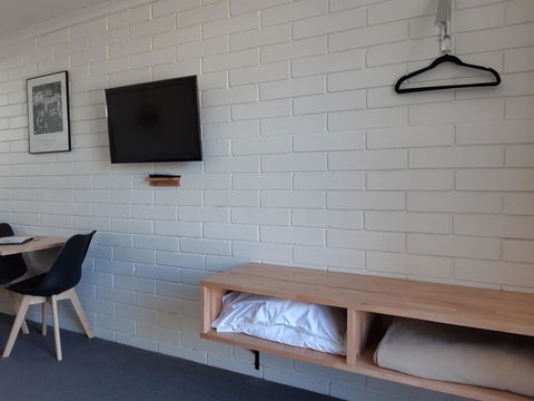 Anchor Wheel Motel - Australian Directory 2
