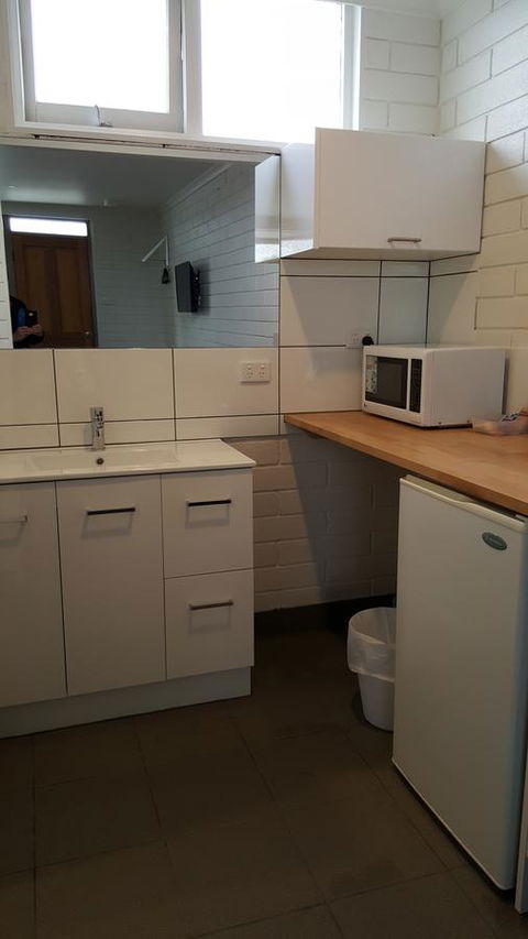 Anchor Wheel Motel - Australian Directory 18