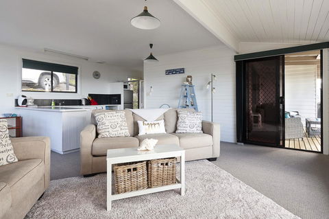 Kingfisher Cottage - Australian Directory 22