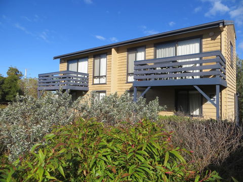 Orford Prosser Holiday Units - Australian Directory 7