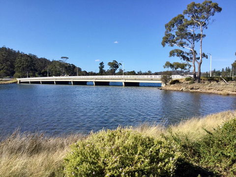 Orford Prosser Holiday Units - Australian Directory 16