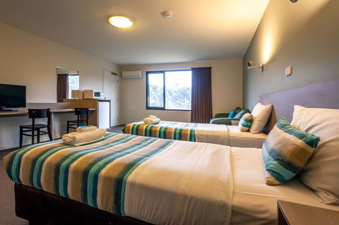 Kingston Hotel - Australian Directory 2