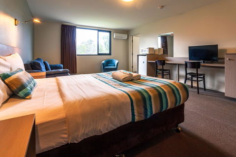 Kingston Hotel - Australian Directory 6