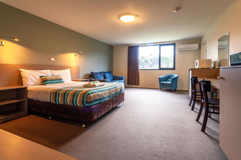 Kingston Hotel - Australian Directory 3