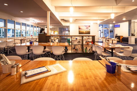 Kingston Hotel - Australian Directory 15