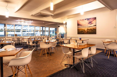 Kingston Hotel - Australian Directory 14