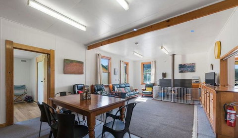 Return To Sender Lodge - Australian Directory 6