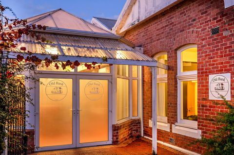 Cygnet Old Bank - Australian Directory 28