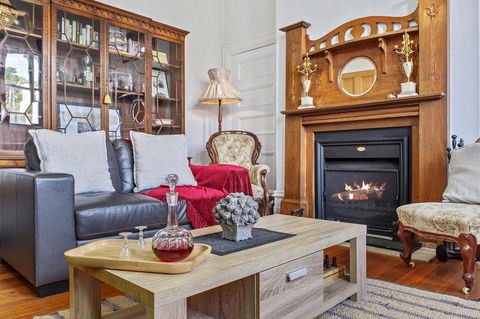 Cygnet Old Bank - Australian Directory 14