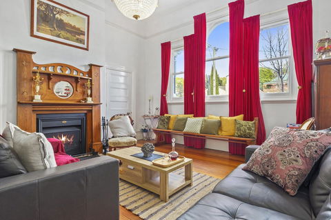 Cygnet Old Bank - Australian Directory 15