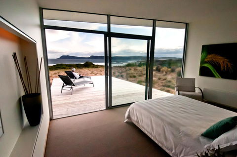 Cloudy Bay Beach House - Australian Directory 22