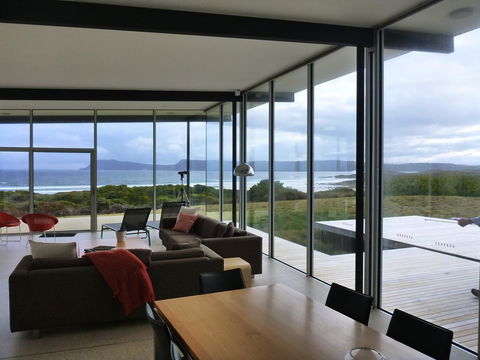 Cloudy Bay Beach House - Australian Directory 38