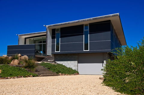 Cloudy Bay Beach House - Australian Directory 2