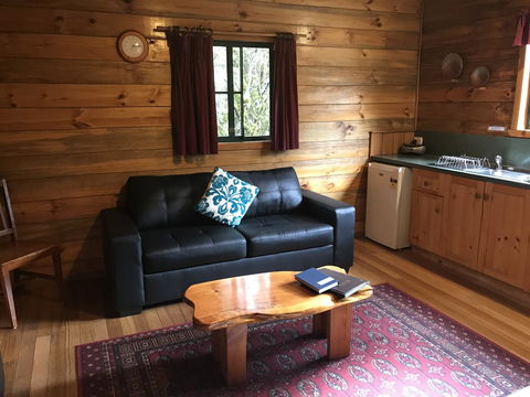 Cradle Mountain Highlanders - Australian Directory 2