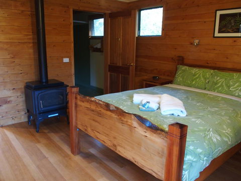 Cradle Mountain Highlanders - Australian Directory 36