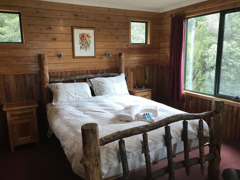 Cradle Mountain Highlanders - Australian Directory 11