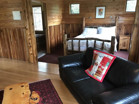 Cradle Mountain Highlanders - Australian Directory 10