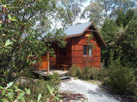 Cradle Mountain Highlanders - Australian Directory 28