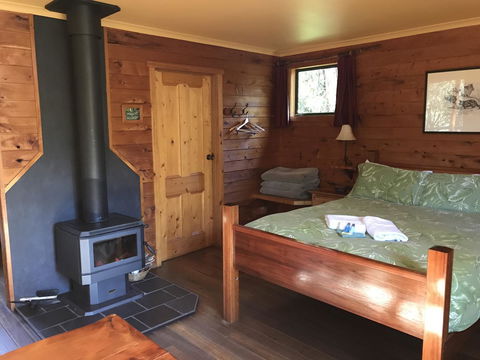 Cradle Mountain Highlanders - Australian Directory 21