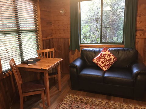 Cradle Mountain Highlanders - Australian Directory 17